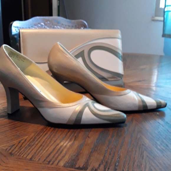 Shoes and purse - Picture 2 of 2